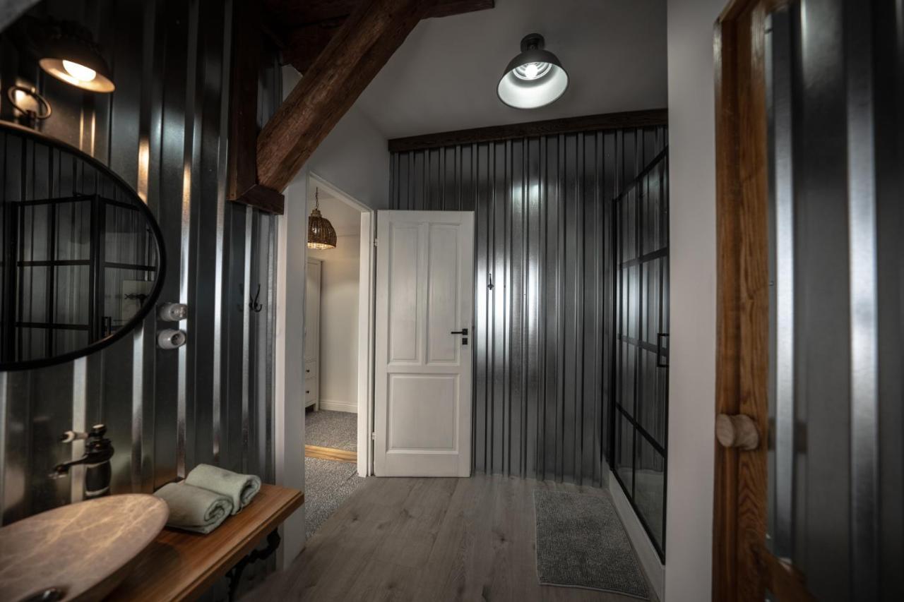 Mily Mlyn Apartman Lubrza  Kültér fotó